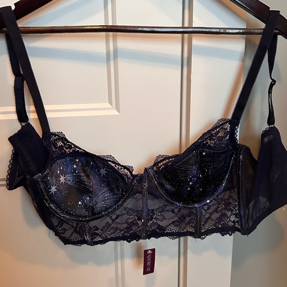 Brand new adore me set - Picture 4 of 4